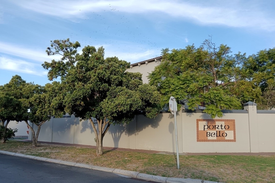 To Let 2 Bedroom Property for Rent in Parklands East Western Cape